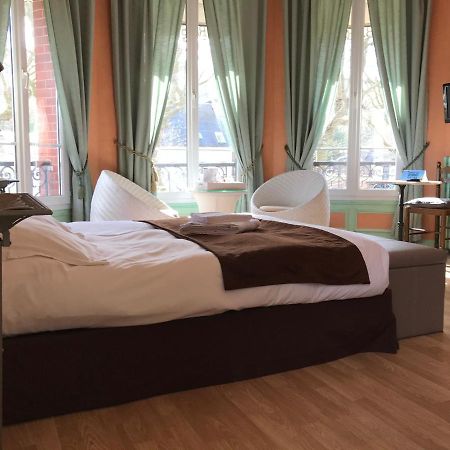 Hotel De Paris Restaurant Bistronomy Лез Андели Екстериор снимка